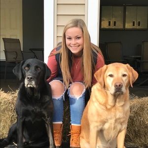 Meet your Posher, Macie